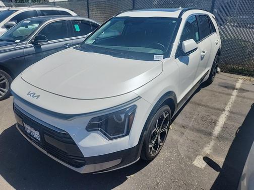 Snow White Pearl 2023 Kia Niro EX Touring