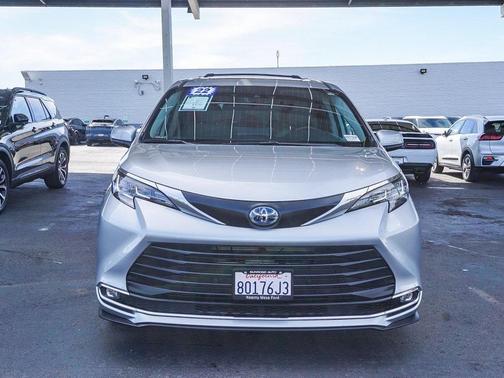 2022 Toyota Sienna XLE