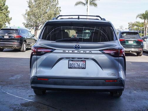 2022 Toyota Sienna XLE