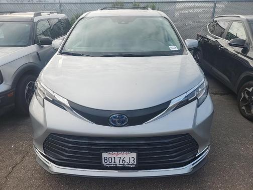 2022 Toyota Sienna XLE