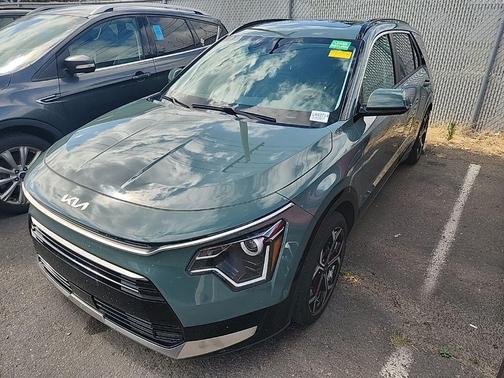 Green 2024 Kia Niro EX Touring