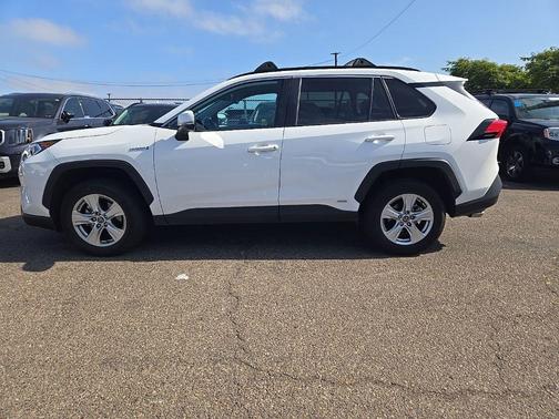 Super White 2020 Toyota RAV4 Hybrid XLE