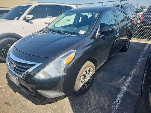 Super Black Metallic 2019 Nissan Versa 1.6 SV