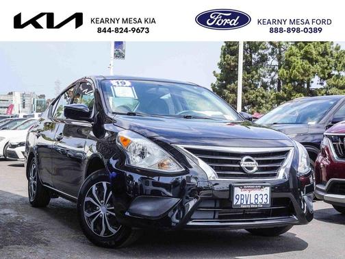 Super Black Metallic 2019 Nissan Versa 1.6 SV