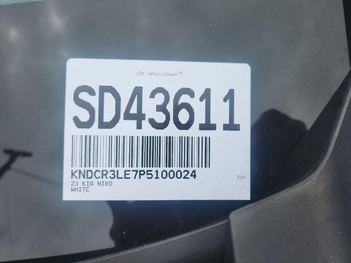 Snow White Pearl 2023 Kia Niro EX Touring