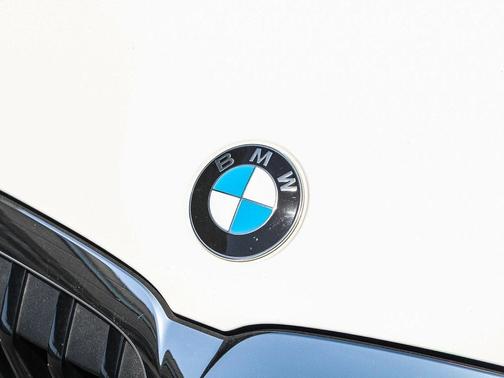 2022 BMW 330 i