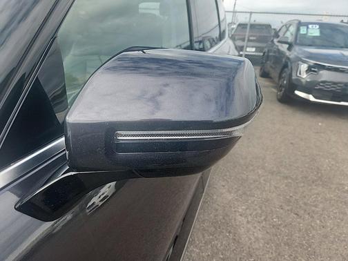 Metal 2024 Kia EV9 Land