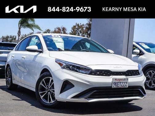 Snow White Pearl 2024 Kia Forte LXS