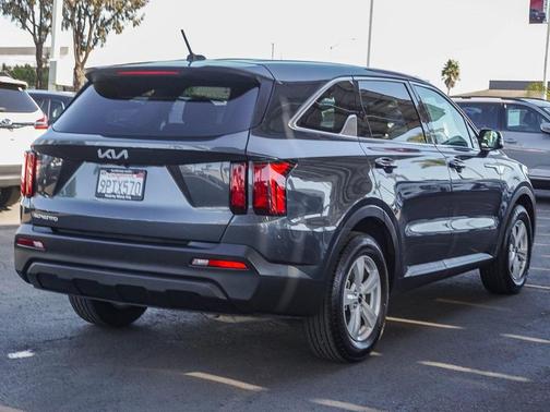2023 Kia Sorento LX