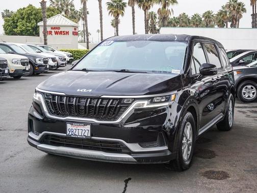 2023 Kia Carnival LX Seat Package
