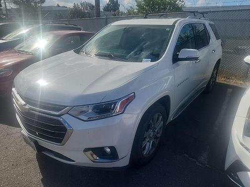 Iridescent Pearl Tricoat 2018 Chevrolet Traverse Premier