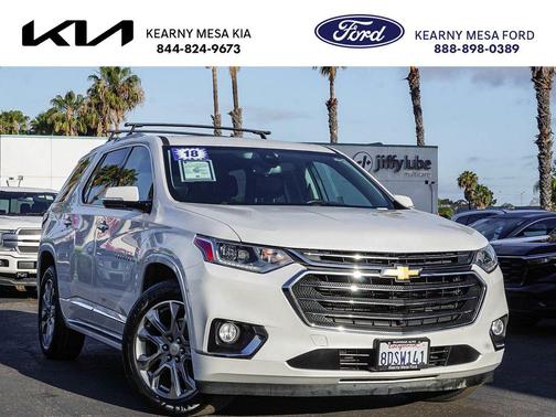 Iridescent Pearl Tricoat 2018 Chevrolet Traverse Premier
