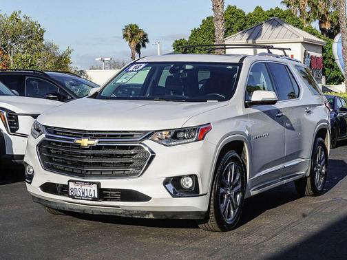 Iridescent Pearl Tricoat 2018 Chevrolet Traverse Premier