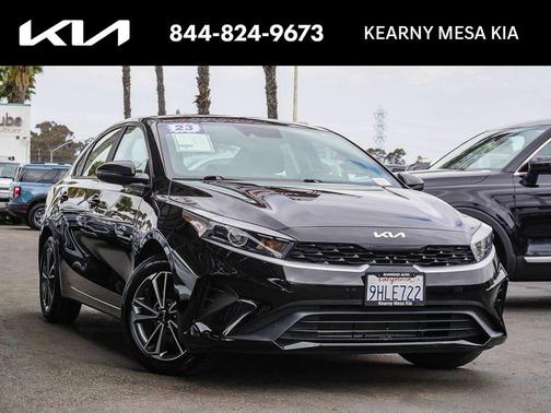 Aurora Black Pearl 2023 Kia Forte LXS