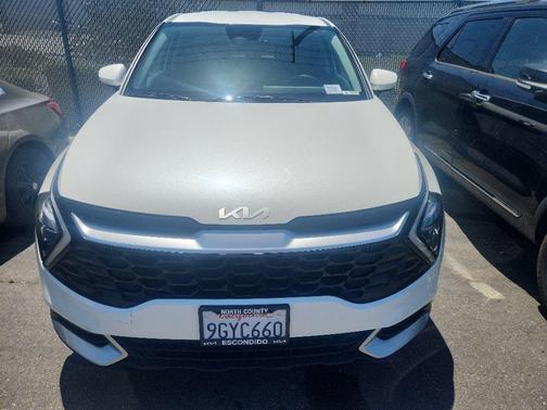 Snow White Pearl 2023 Kia Sportage LX