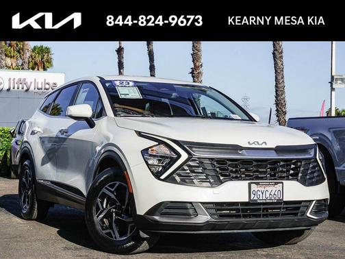 Snow White Pearl 2023 Kia Sportage LX