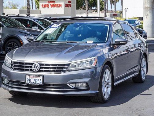 2017 Volkswagen Passat 1.8T SEL Premium