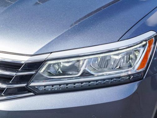 2017 Volkswagen Passat 1.8T SEL Premium