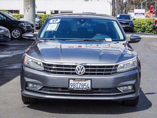 2017 Volkswagen Passat 1.8T SEL Premium