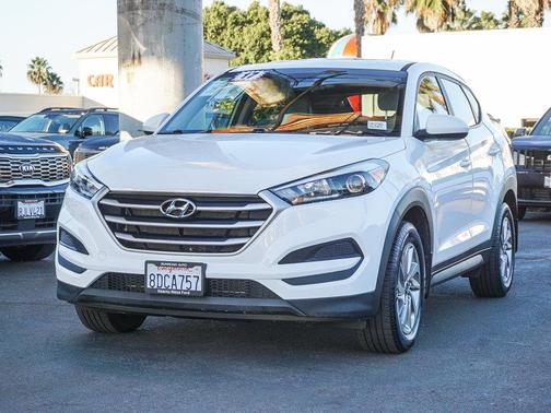 Winter White 2017 Hyundai TUCSON SE