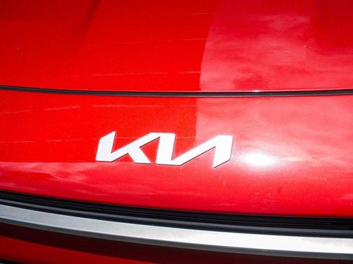 2023 Kia Niro EX Touring