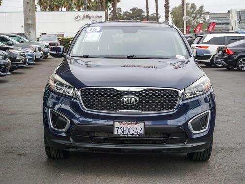2016 Kia Sorento LX
