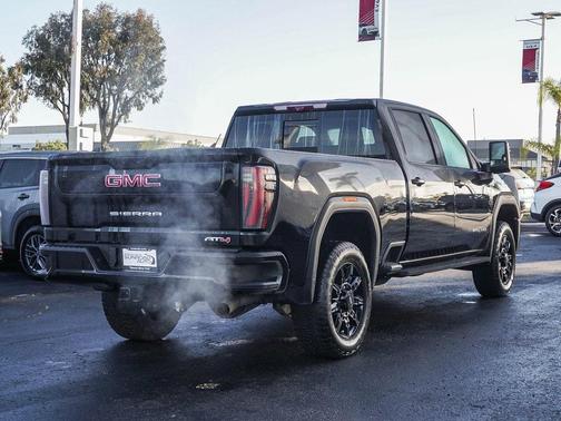 2024 GMC Sierra 2500 AT4