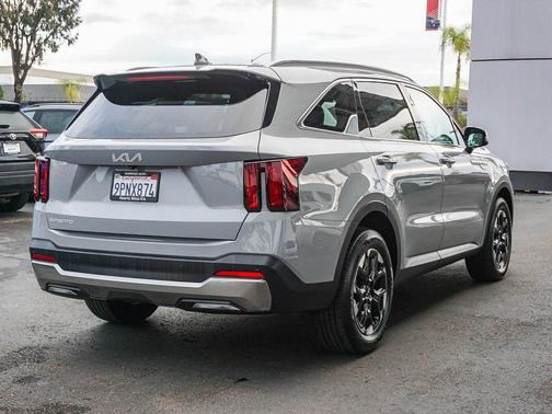 2025 Kia Sorento S