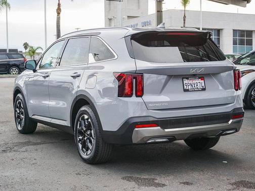 2025 Kia Sorento S