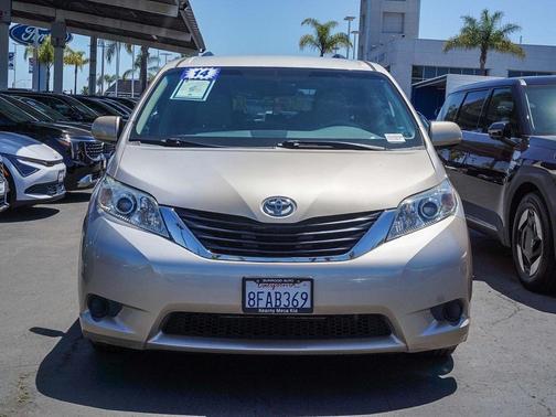 2014 Toyota Sienna LE