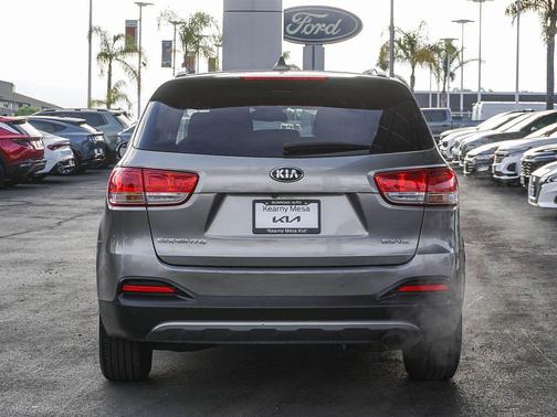 Titanium Silver 2017 Kia Sorento EX
