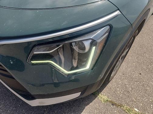 Green 2023 Kia Niro Plug-In Hybrid EX