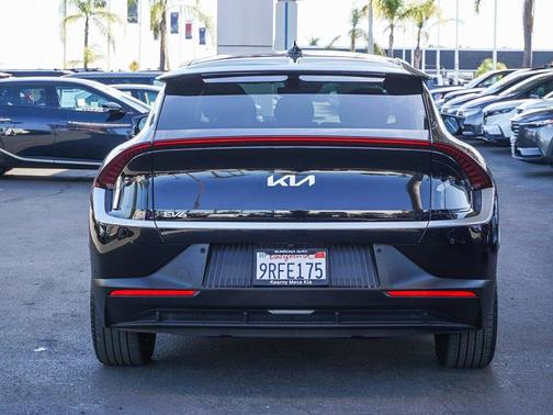 Aurora Black Pearl 2024 Kia EV6 Light