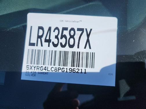 Everlasting Silver 2023 Kia Sorento LX