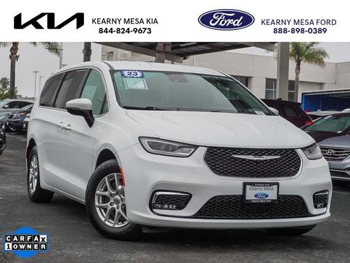 2023 Chrysler Pacifica Touring-L