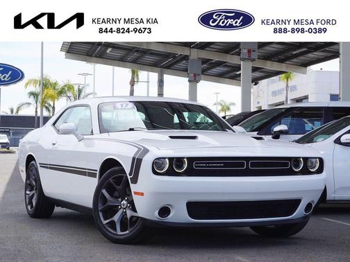 White Knuckle Clearcoat 2017 Dodge Challenger SXT