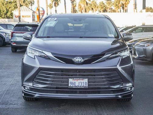 2023 Toyota Sienna Limited