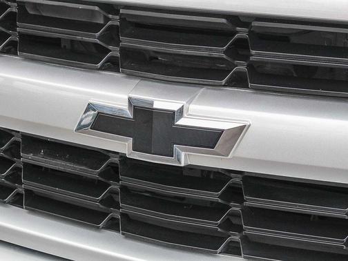 Silver Ice Metallic 2017 Chevrolet Silverado 1500 Custom