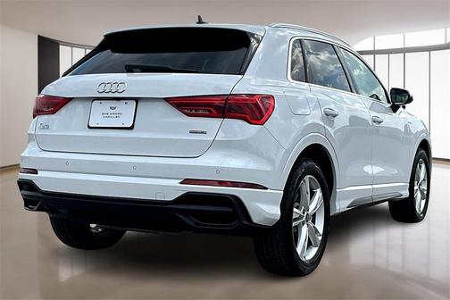 2023 Audi Q3 45 S line Premium