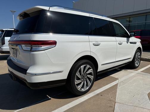 2022 Lincoln Navigator Reserve