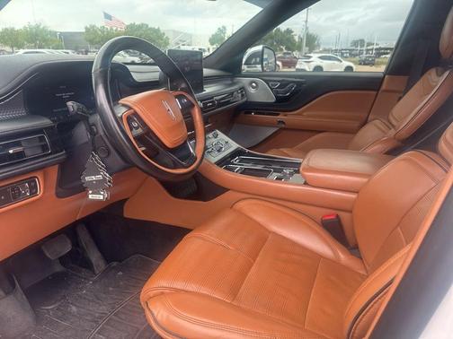 White Metallic 2020 Lincoln Aviator Black Label AWD