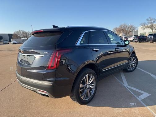 2022 Cadillac XT5 Premium Luxury