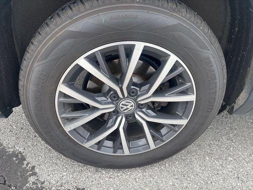 Platinum Gray Metallic 2021 Volkswagen Tiguan 2.0T S