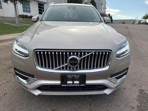 2023 Volvo XC90 Recharge Plug-In Hybrid T8 Ultimate Bright Theme 7-Seater