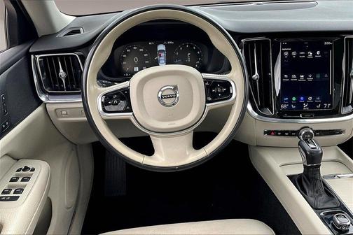 2020 Volvo S60 T5 Momentum