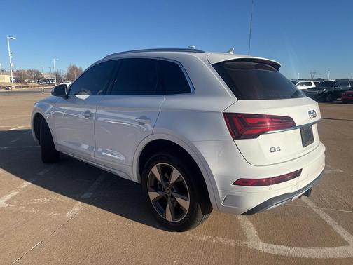 2023 Audi Q5 40 Premium Plus