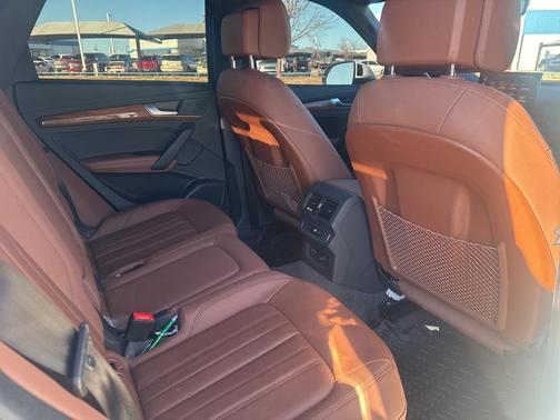 2023 Audi Q5 40 Premium Plus