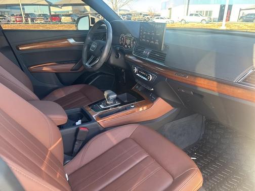 2023 Audi Q5 40 Premium Plus