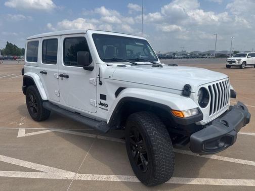 Bright White Clearcoat 2022 Jeep Wrangler Unlimited Sahara Altitude