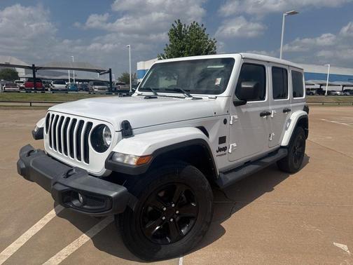 Bright White Clearcoat 2022 Jeep Wrangler Unlimited Sahara Altitude